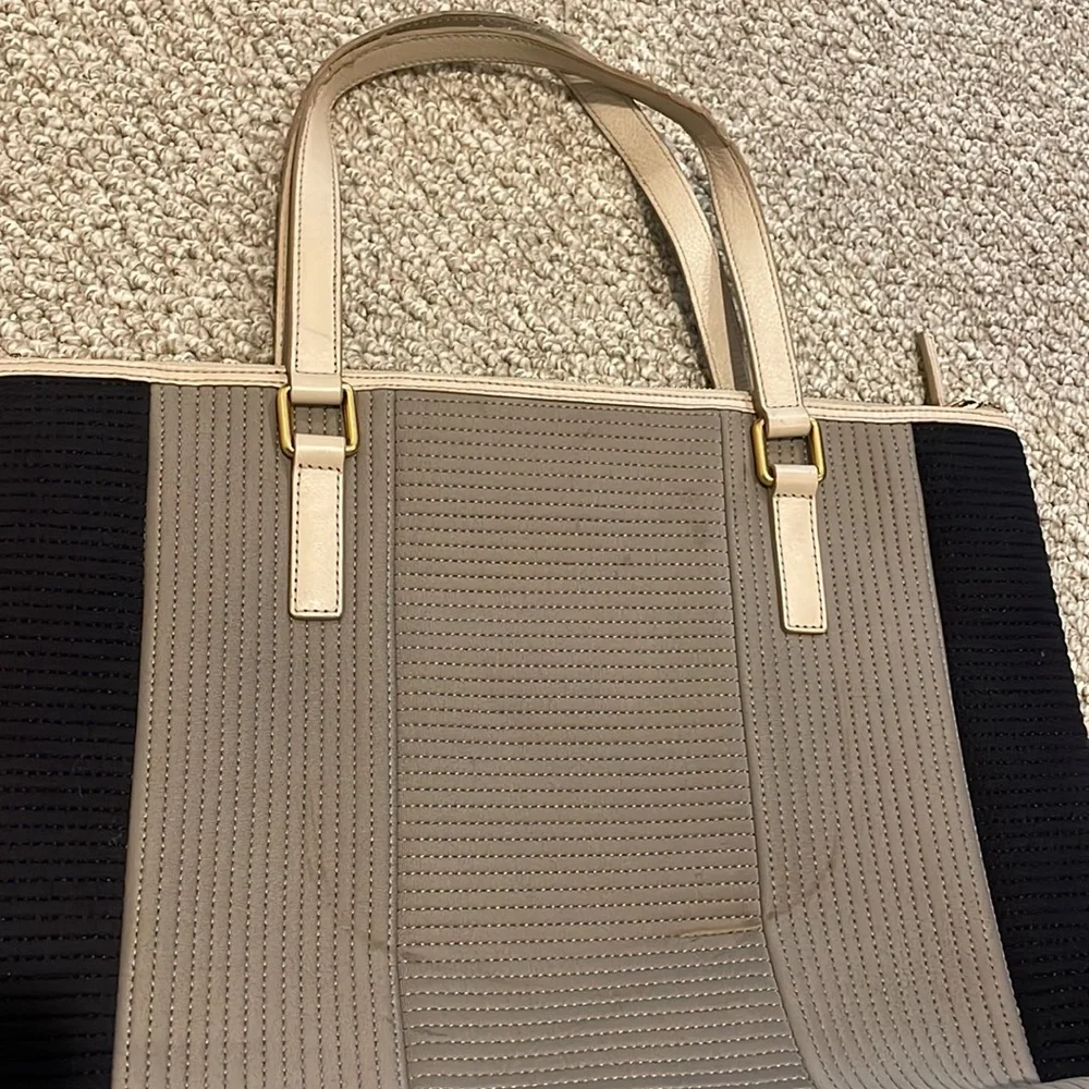 Marc Jacobs Tote - Picture 5 of 8